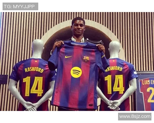 曼联球队阵容调整：新援快递加盟，锋线火力更胜往日